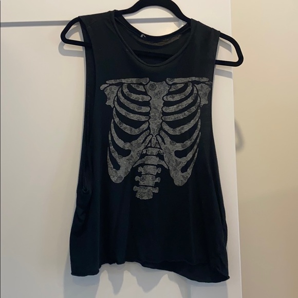 COPY - Sleeveless Skull shirt - Picture 2 of 2